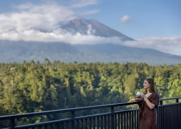 Tapa Agung View Besakih Menanga